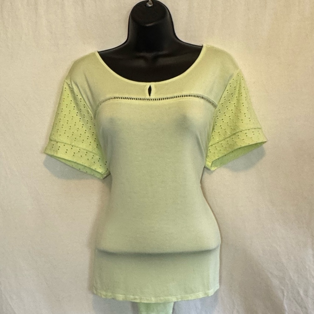 A-198 Tint & Shadow Light Green Eyelet Lace Short Sleeve Pullover Blouse Size XL